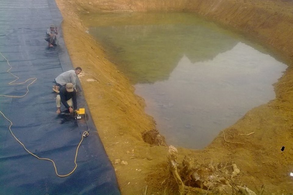 may han bat hdpe, may han bat nhua hdpe